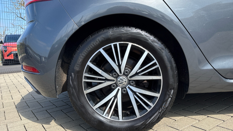 Volkswagen Golf 1.5 TSI EVO SE [Nav] 5dr DSG Petrol Hatchback